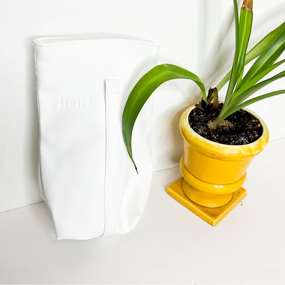 DIOR White Minimalist Cosmetic Bag - Brand New - Picture 4 of 4